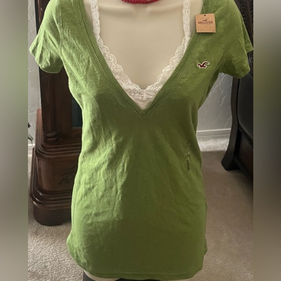 Y2K Unique Hollister SoCal V-neckline short sleeve top - Picture 9 of 12